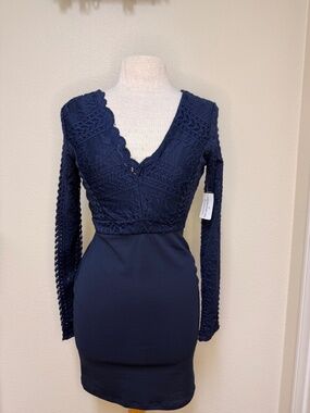 Windsor  Navy Blue Lace Long Sleeve Bodycon Dress V-Neck Short Size S Women